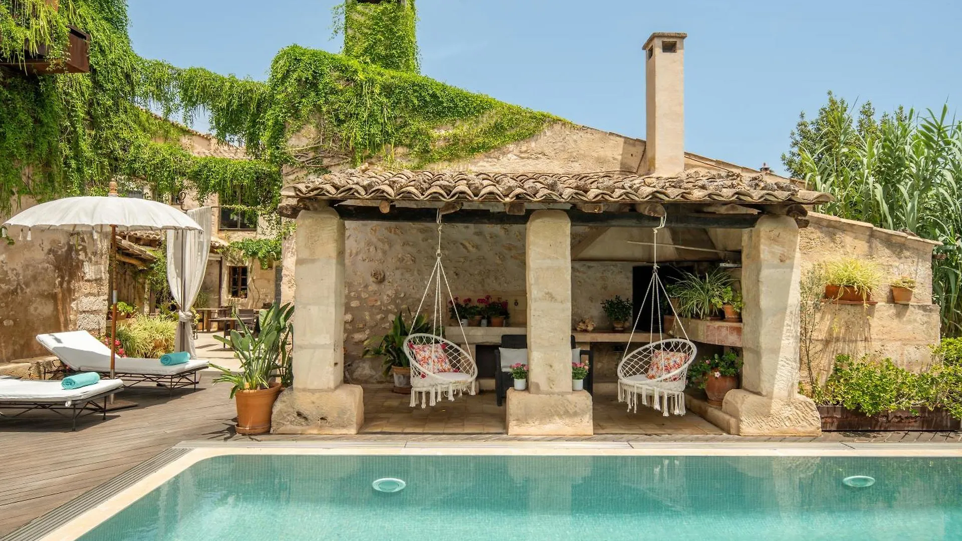 Can Joan Capo - Adults Only location